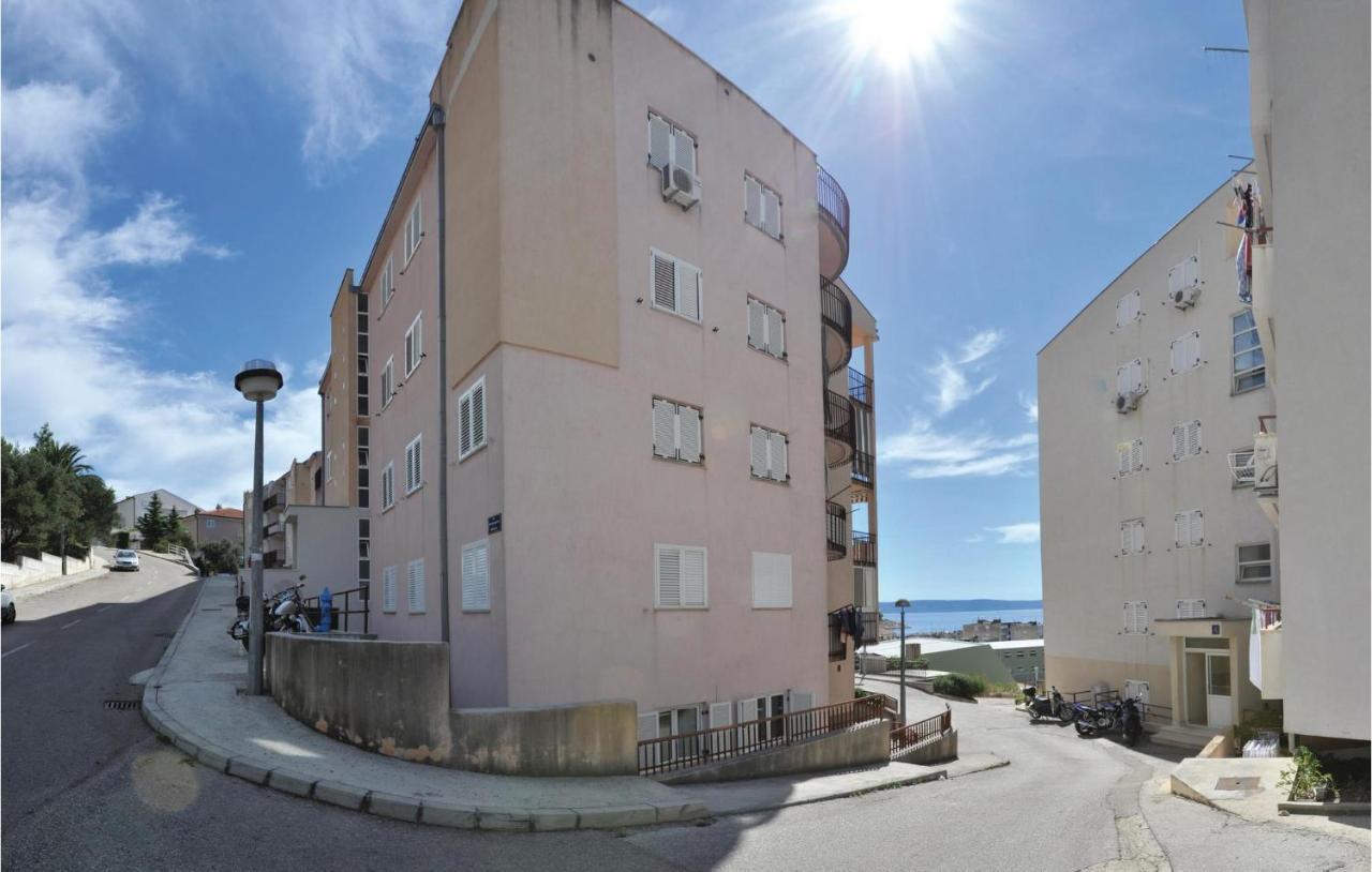 Stunning Apartment In Makarska With Kitchen Extérieur photo